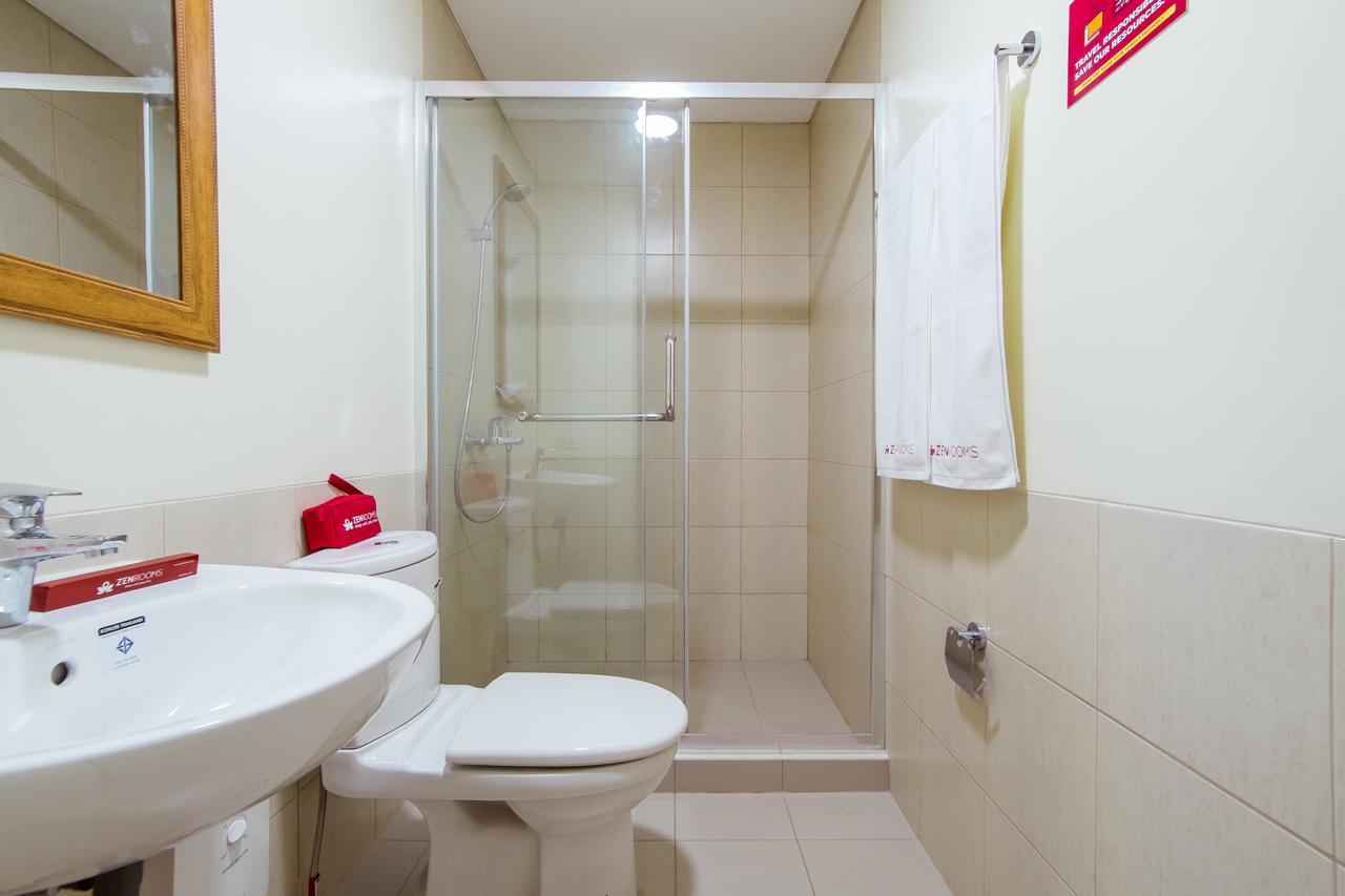 ZEN Home at Icon Plaza BGC  Taguig Esterno foto