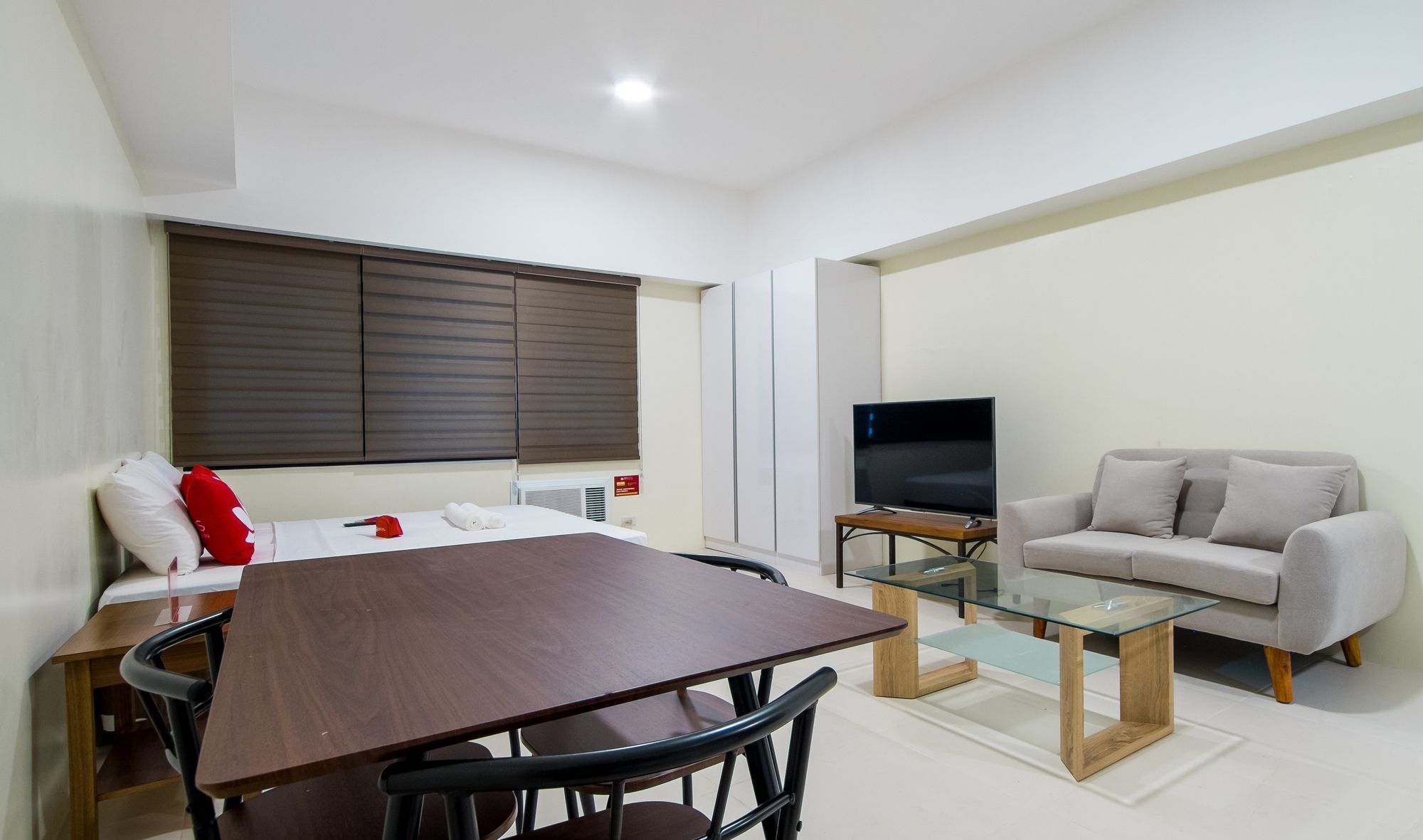 ZEN Home at Icon Plaza BGC  Taguig Esterno foto